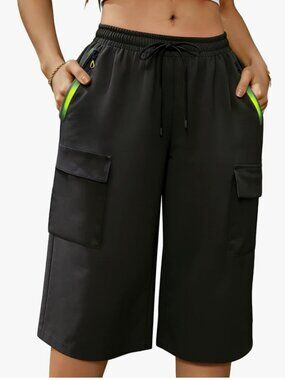 NWT Women's Hiking Cargo Shorts Size Large